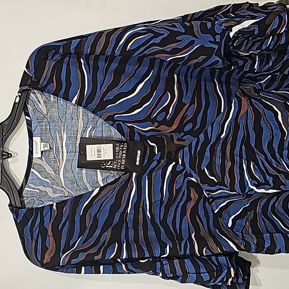 Brand new Avenue tunic